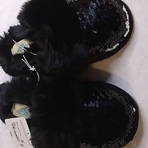 Girls Slippers size 12 / 13 black with boa and sequence that turns silver. NWT